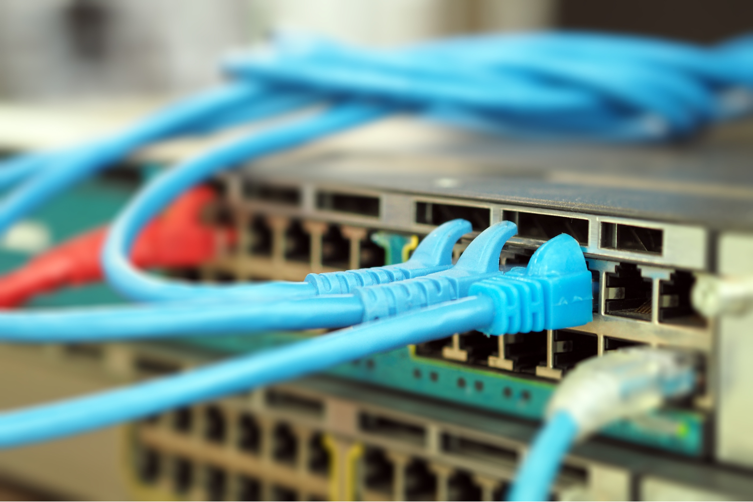 Instalación de Switches y Routers